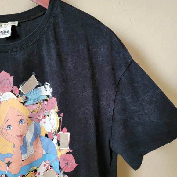Zara x Disney Alice in Wonderland Mineral Wash Graphic Tee Shirt - Picture 4 of 13